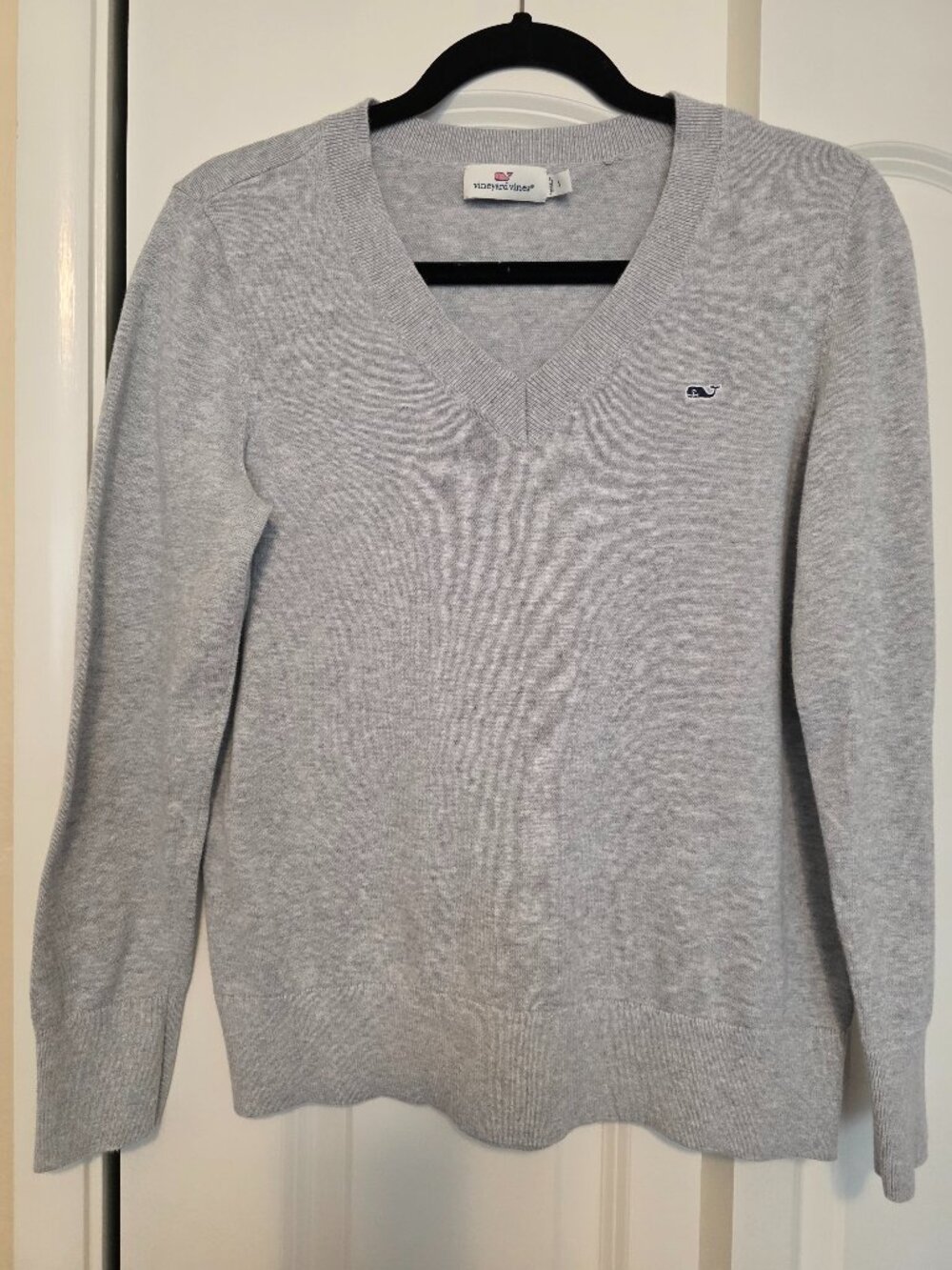 Vineyard Vines cotton V neck sweater. Lightly worn. No flaws. Size S